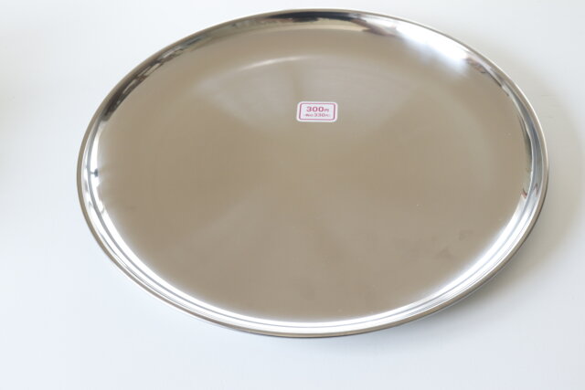 ダイソー 和食屋さんみたいじゃん!高級感たっぷりの「高見えプレート」毎日のごはんが贅沢に見えるの