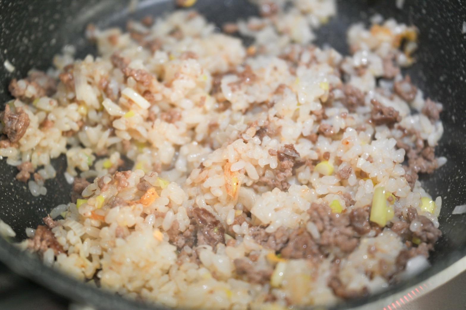 3ステップ 本格 黒炒飯 中華醤油で仕上げるコク旨チャーハン 業務スーパーミラクルレシピ