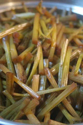 日本伝統の保存食「きゃらぶき」の作り方。ふきをおいしく楽しもう！3ページ目- macaroni