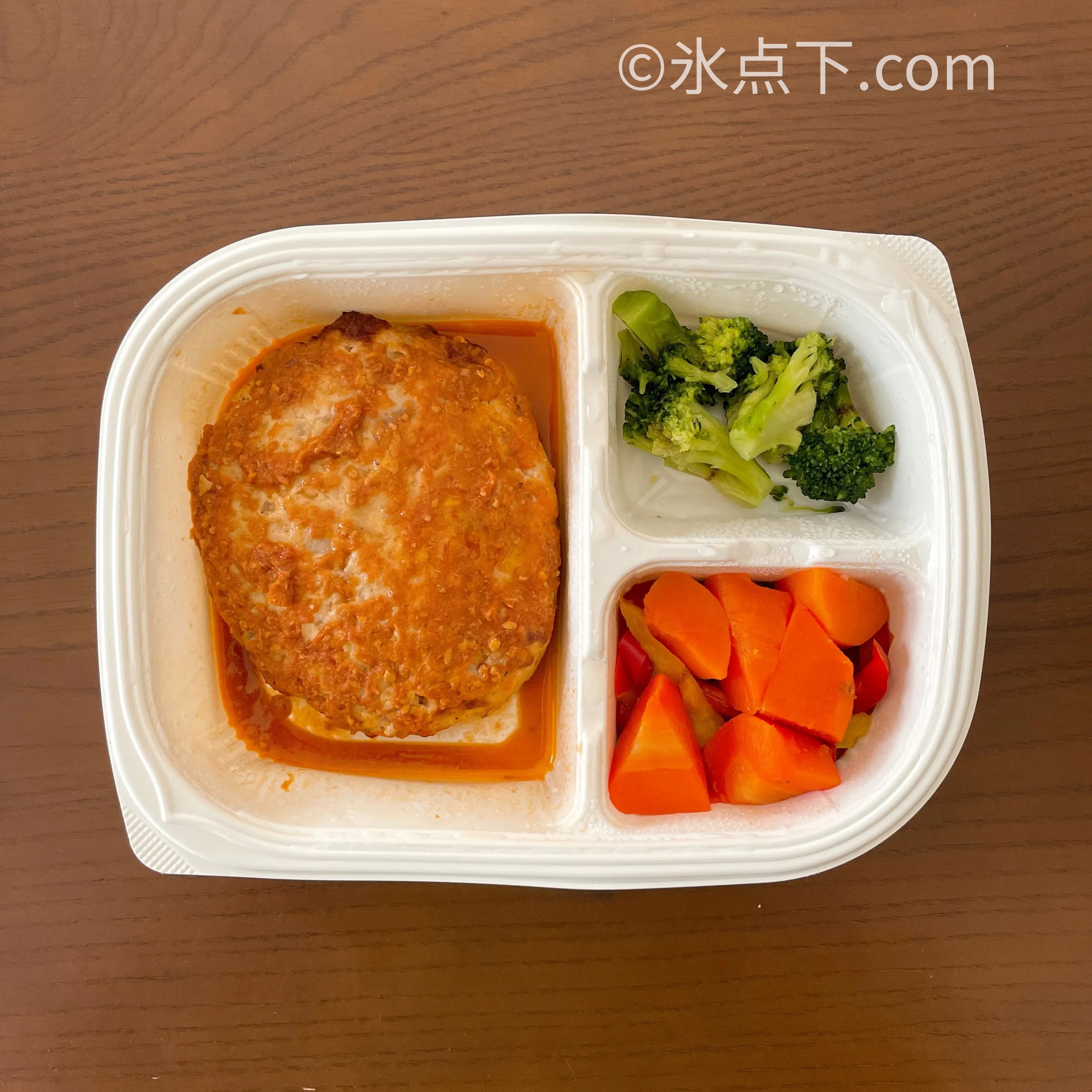 ソースの2種がけで家族も大喜び！ハンバーグトマトソース＆チーズソースレシピサンキュ