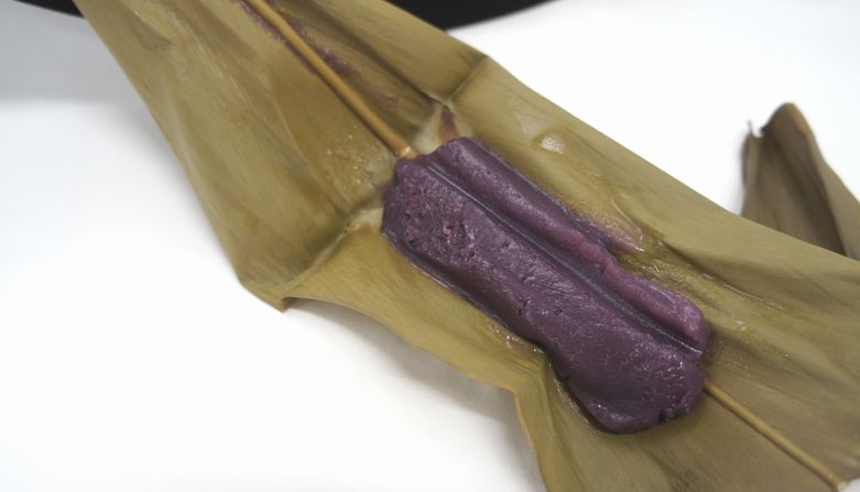 🐸花風商品紹介：うむくじ天ぷら🐸 ⁡ ぐしけんの運営している和菓子屋さん 「菓子処 花風 かしどころ はなふう 」 みなさまご存じですか？ ⁡今日ご紹介するのは花風のうむくじ天ぷら！ 紅芋と黄金芋でハロウィンカラー！？ ⁡ 宮城島産のお芋を使っているので なんだか