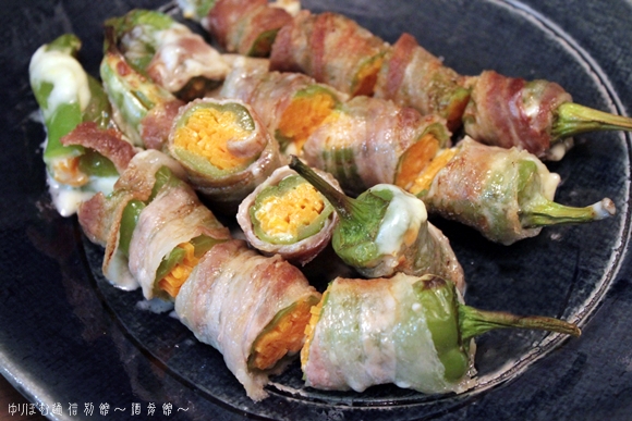 お弁当にも！甘辛てりてり万願寺唐辛子の肉巻き