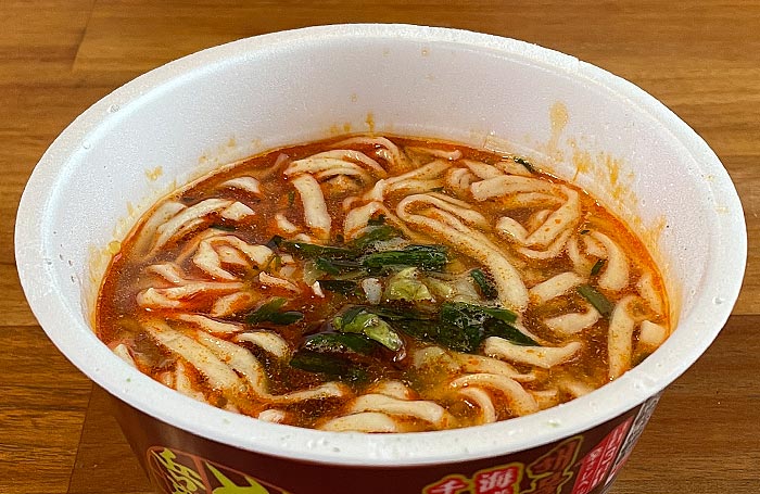 日清どん兵衛×韓国！新作「旨辛海鮮チャンポン味うどん」「甘辛ヤンニョムチキン味焼うどん」を実食！ 相場一花- エキスパート - Yahoo!ニュース