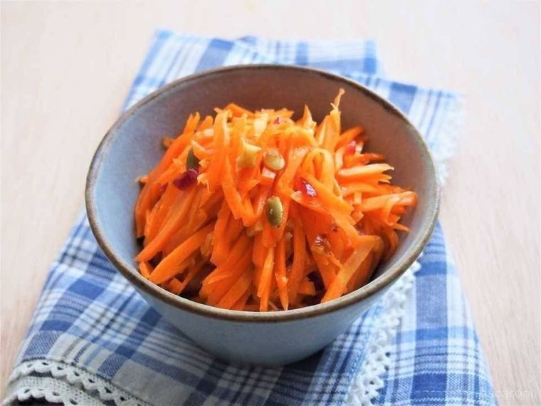 タサン志麻さんのレシピ キャロットラペうつわ屋店主の料理帖