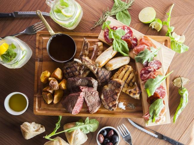 料理上手への一歩！肉料理の盛り付けに必要な肉の向きのルールの基本食ノート