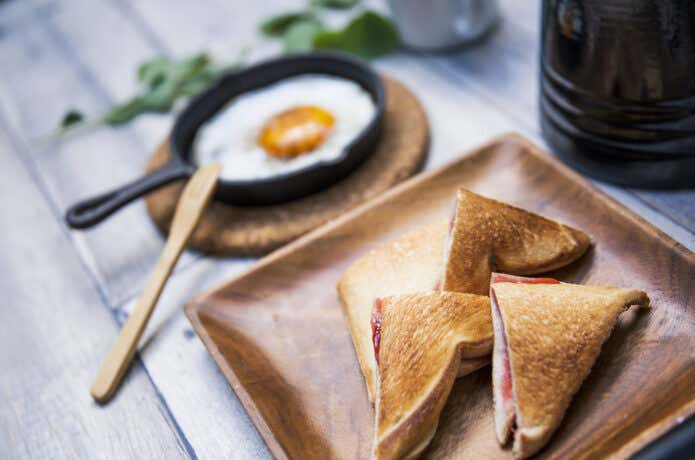 楽天市場 ホットサンドメーカー 電気 ワッフル 2枚焼き 電気 耳まで キャンプ ダブルサイズ プレスサンドメーカー アイリスオーヤマ ホットプレート厚焼き おうちカフェ 朝食 ダブル 2枚焼き ギフト IMS-902-W IMS-902-R : OA'Z