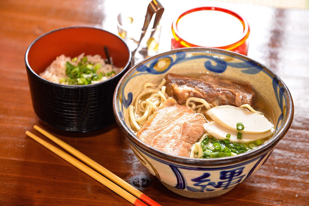 文化財の古民家でいただく沖縄そば。那覇市首里にある「しむじょう」よみもの沖縄CLIPあなたの沖縄 旅を豊かにする体験予約サイト・観光情報メディア