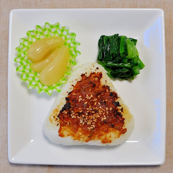 ごまとくるみがたっぷり味噌』で焼きおにぎり吉川文子 KOUGLOF 菓子研究家 オイルで作るお菓子
