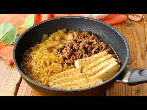 ∞∞すき焼きのタレを使って簡単肉豆腐∞∞, 市販のすき焼きの割り下を使って料理をするのが近頃のマイブーム。, 今回は肉豆腐を作ってみました。,豆腐は焼くと市販の焼き豆腐よりもさらに美味しくなります！, そしてネギも焼きます！,材料4人前 , ・豆腐2丁,・牛肉は米国産のバラ薄切りか国産の切り落としなど。豪州産は煮込んでもでも固いのでNG, ・白滝 糸こんにゃく 一袋, ・長ネギ1本,