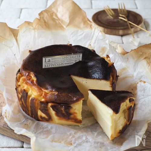 バスク風チーズケーキ🧀ギリシャヨーグルトで作るかる～い食感