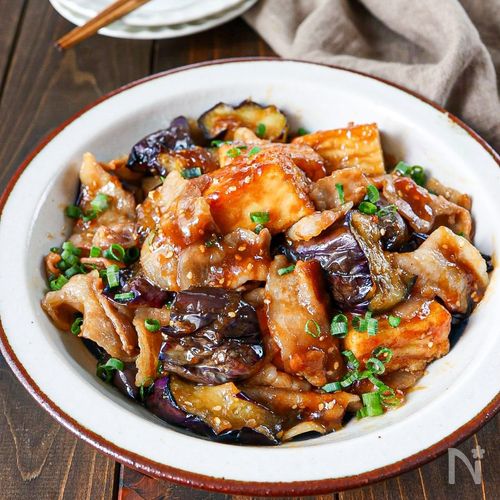 オシャレなキッチンと レンジで１発！ 豚バラとナスのチン