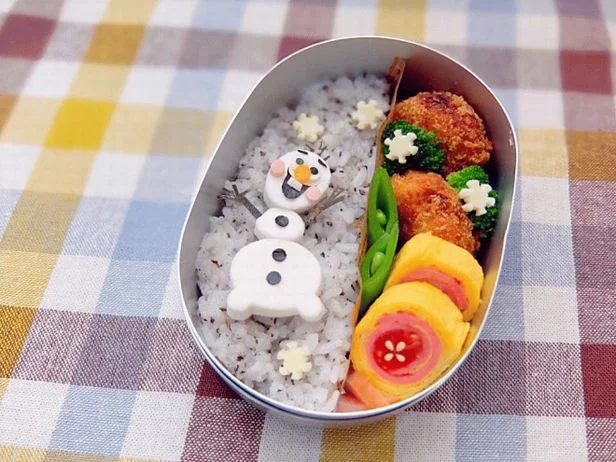 オラフのクリスマス弁当で楽しいひとときを