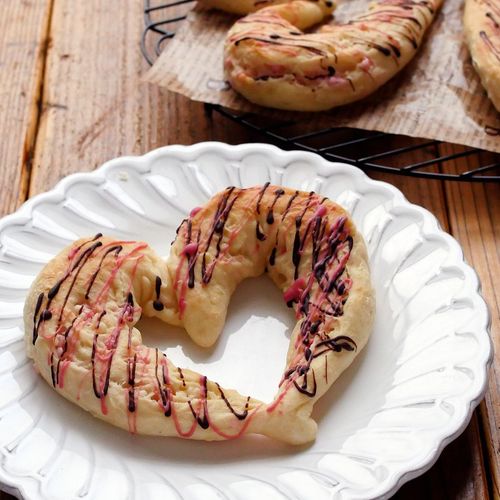 チョコペンのコツと固まらない方法👍 うまく描く方法と途中でチョコペンが固まってしまわない便利な方法をご紹介