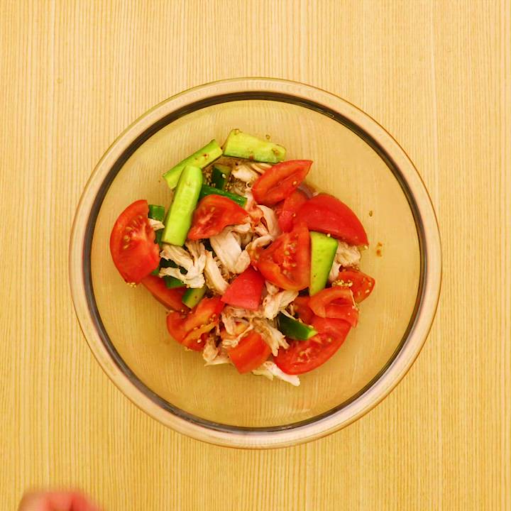 鶏ささみとトマトの梅和え