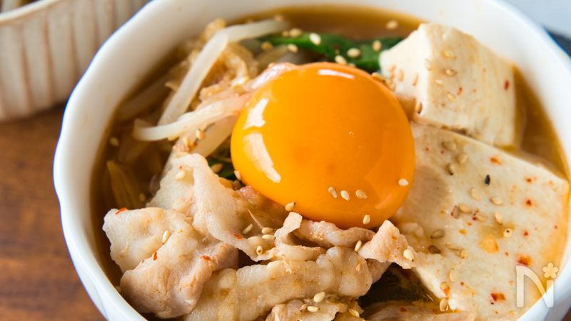 美味しいキムチチゲ キムチ鍋 の作り方 レシピ 素なし、キムチで作るのに簡単！KANAMARI かなまり