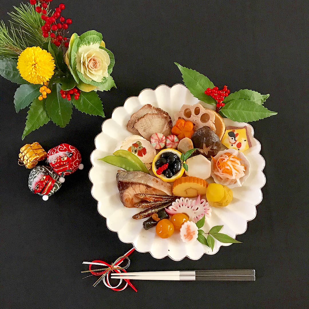 本誌 大阪スパイスカレー 特集号にて 美人カレーカレンダーの スピンオフ版に 登場いただいた 京佳さん。 撮影ではキツイ体制のポーズもこなしてくれました。 アナザーカットを お蔵出し! 正直 どっちを使うか迷いました。 本家の美人カレーカレンダーは2019年度版を