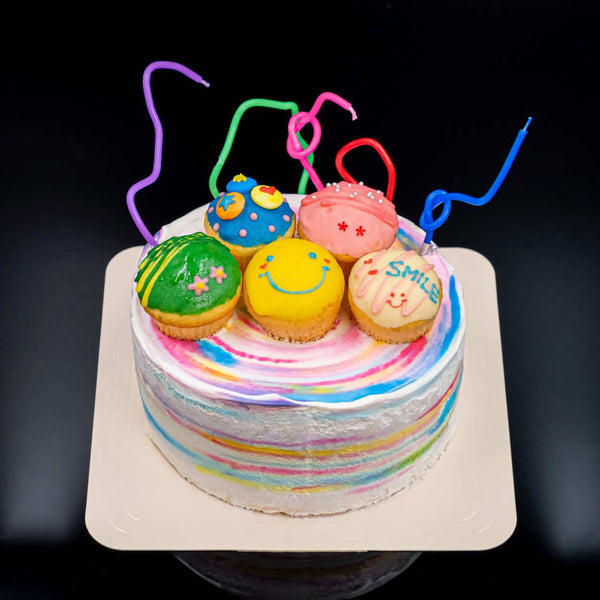 クリスマスマフィン🧁🎄, ●卵・乳不使用, ●ヴィーガン対応,ふわふわマフィンに豆乳クリームでデコレーションすれば なんと可愛いトナカイやクリスマスツリーに変身🎄🦌,クリスマス気分がぐっと盛り上がる、この季節だけのお菓子作りをぜひお子さんと！ ,※トナカイの顔はチョコペンを使用しました。乳フリーの板チョコでも代用いただけます♪, ————————, 🧁ベースマフィンのレシピ▼,材料 ,