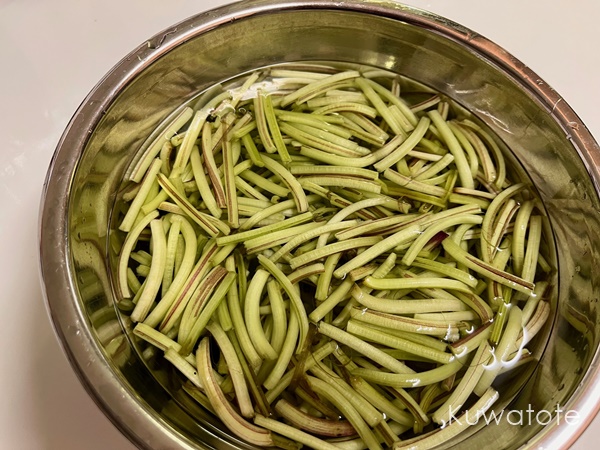 レシピ 食べられるの！？「サツマイモのつる」の下処理と料理を体験してみた - 地球釣ってみた