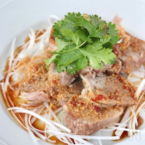 ゆで豚のナッツソース