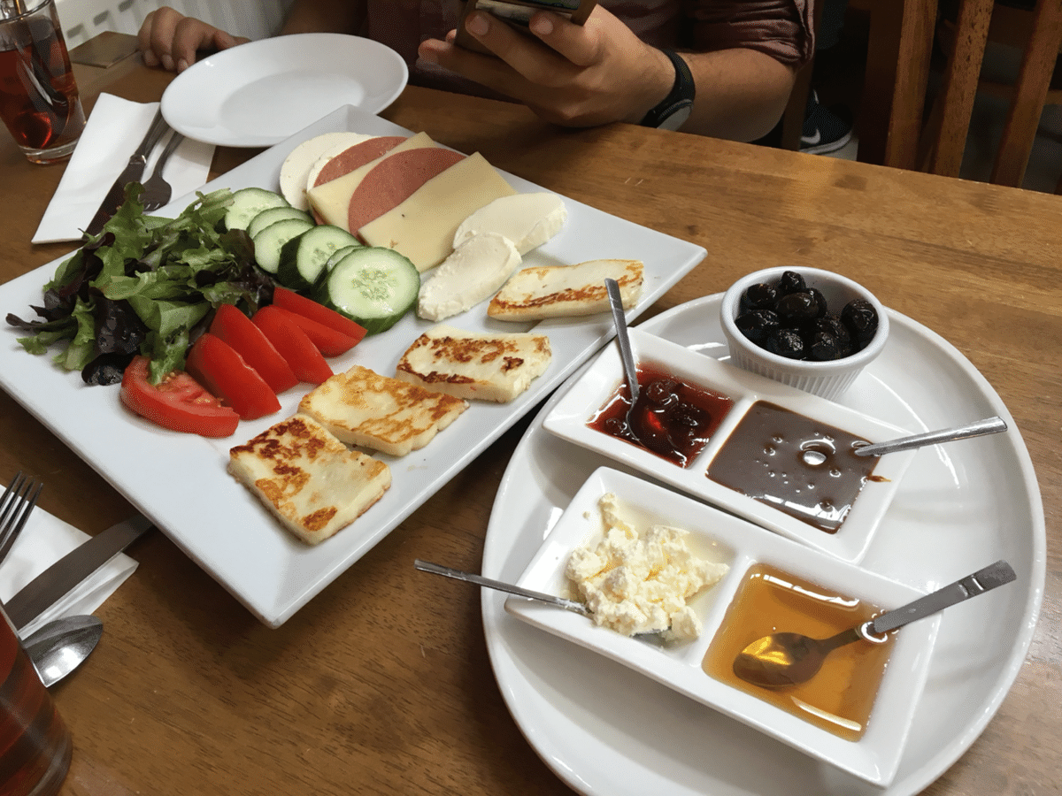 世界のスパイス料理<朝ごはん編> トルコ料理 ~ トルコのスクランブルエッグ メネメン。 : スパイスと薬膳と