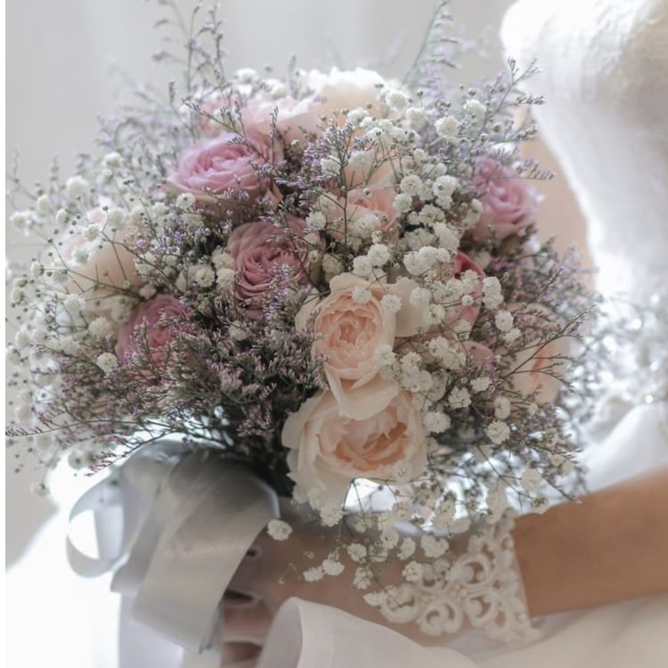 かすみ草のウェディングブーケ♡相性のいい花やアレンジをご紹介！TAGAYA BRIDAL - 京都・大阪・神戸の結婚式レンタルドレス