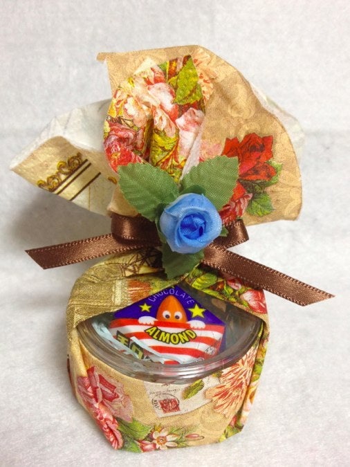 ラッピング・保存用グッズデザインを選んで注文DECOチョコオリジナルチロルチョコが作れるサイト