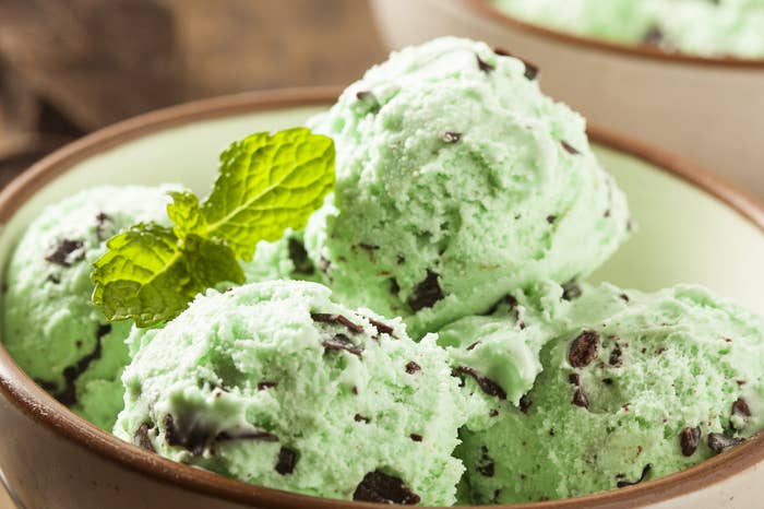 今日から発売のチョコミントアイス🍨, Delicious chocolate mint icecreme at seven elevenJapan🍫🌱