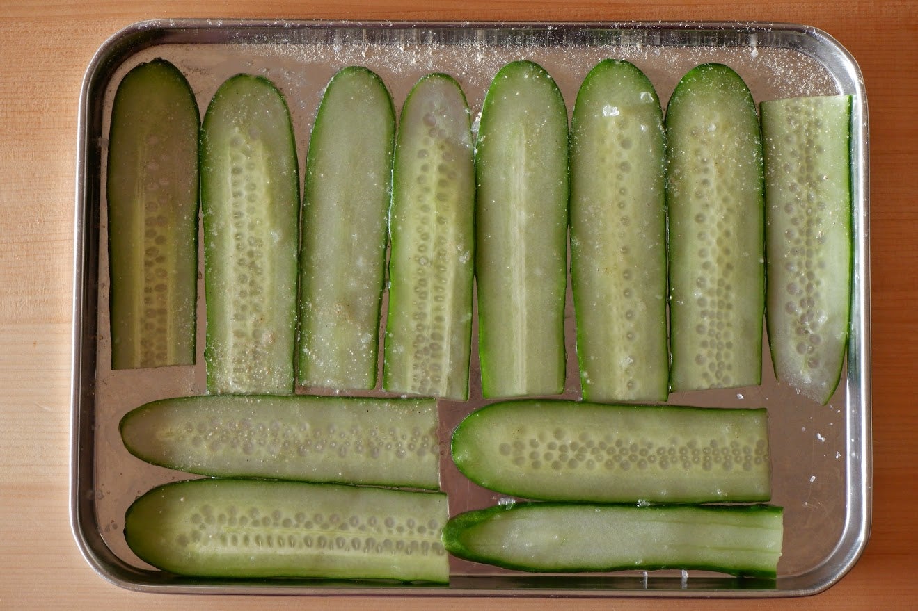 王道のティータイムサンドイッチ「きゅうりサンドとスモークサーモンサンド」北欧紅茶オフィシャルサイト