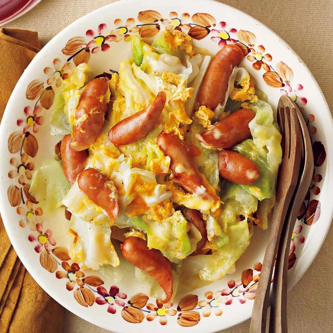 玉ねぎとウインナーの卵とじ