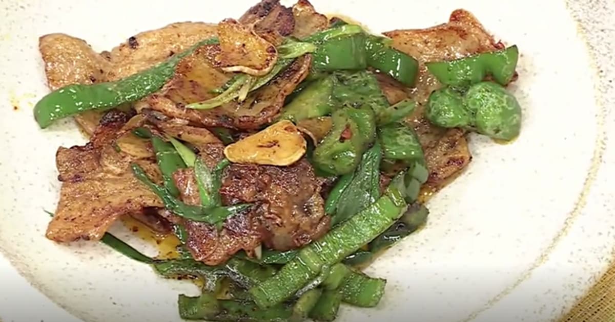 🍚🐣-- ずっとやりたかった、山本ゆりさんのレンジで作る納豆チャーハン♡ いつも通りのフライパンでのやり方だと、どうしても納豆 に熱が入りすぎて大好きな納豆が納豆でなくなってしまう。 それが解消されました🥹笑 工程も簡単、洗い物も耐熱皿だけだから超楽ちん