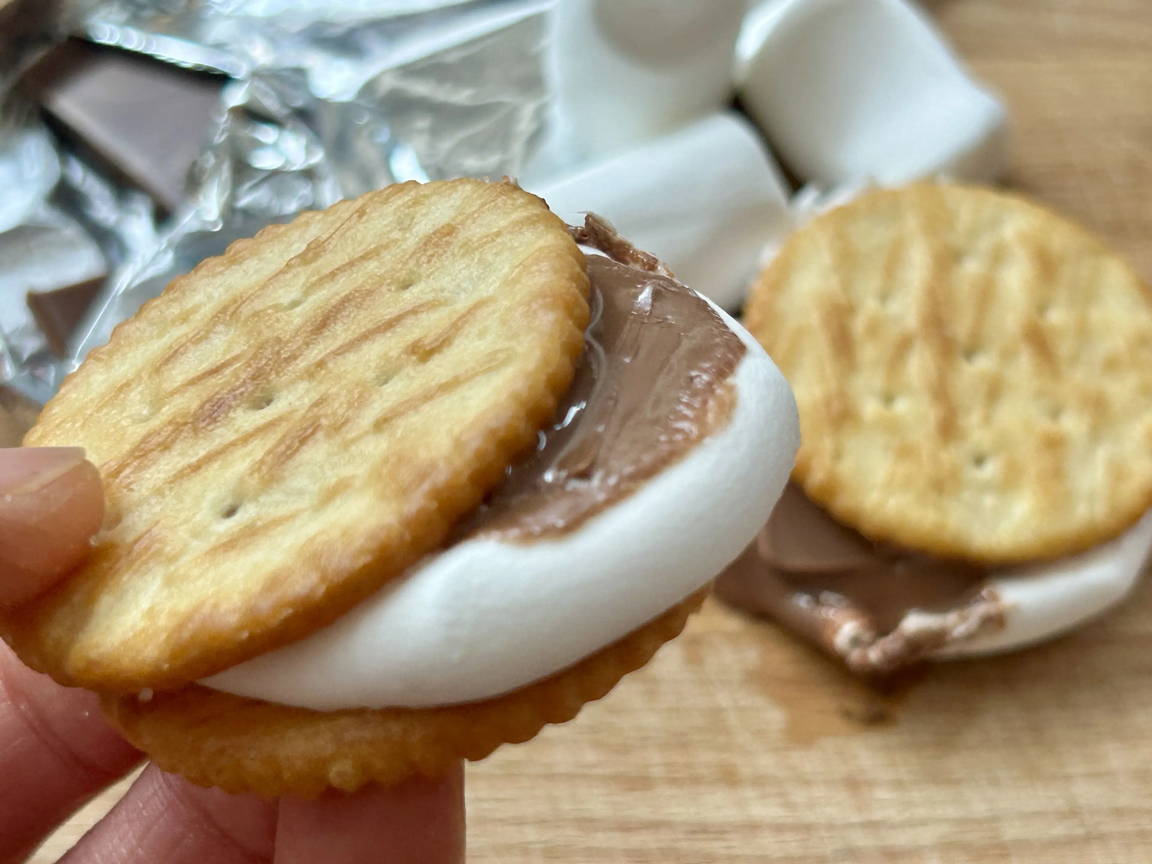 あの「リッツ チーズサンド」を焼いてみたら、おいしさと楽しさが爆発した！ - SnapDish Food Camera