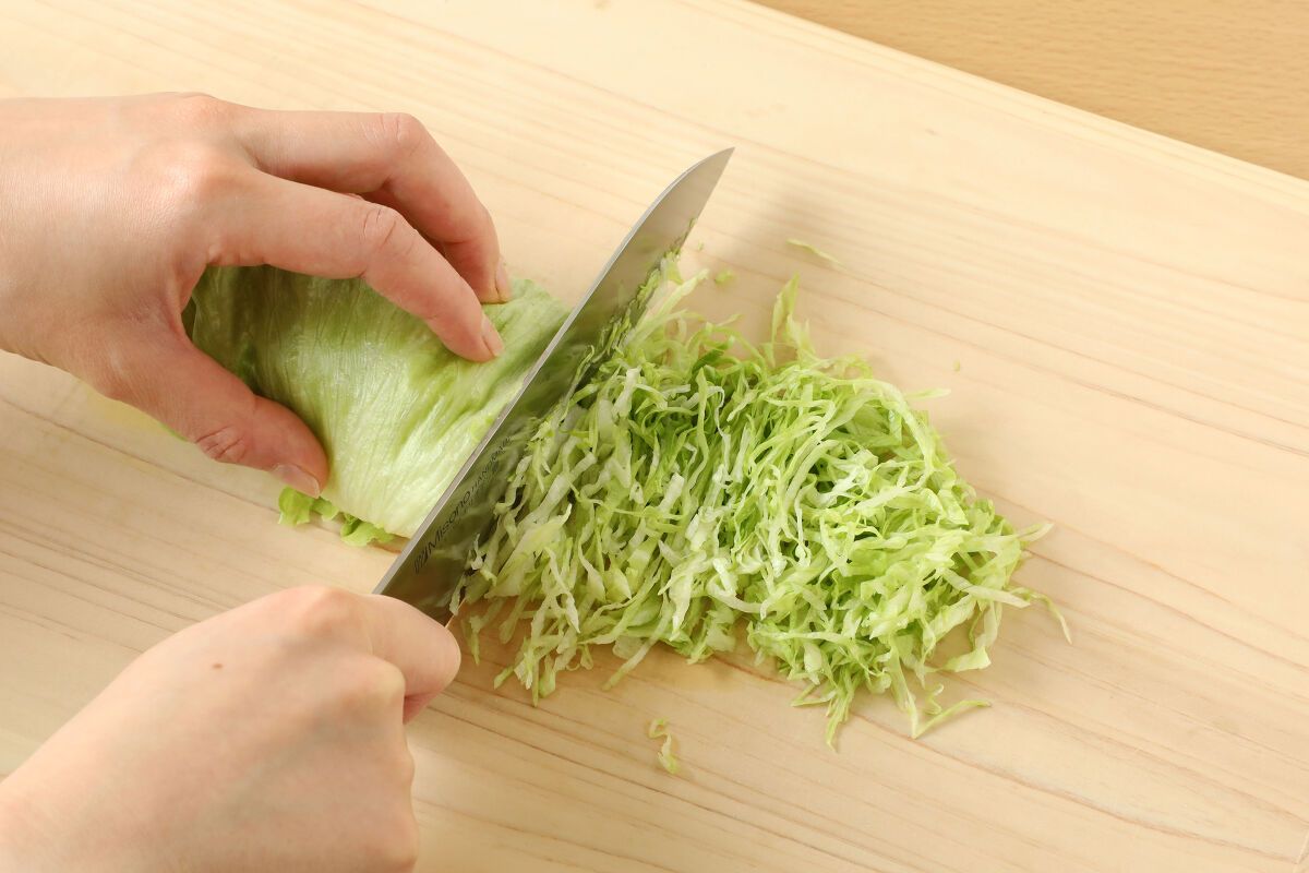 早業~レタス丸ごと1個のちぎり方 by たよたひママクックパッド簡単おいしいみんなのレシピが392万品