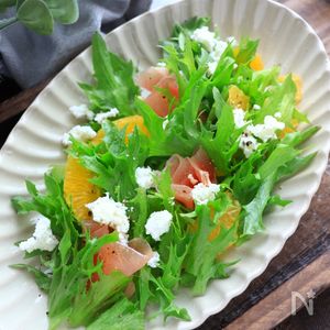 スモークサーモンとカッテージチーズのサラダ - 週末シェフの家呑みレシピ