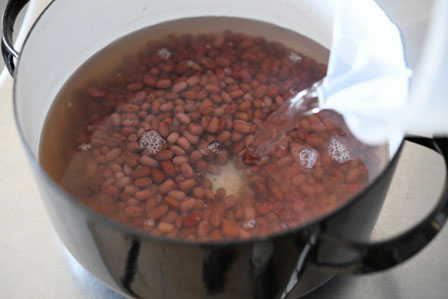 小豆の煮方圧力鍋なら時短で簡単！甘さ控えめあんこのレシピ