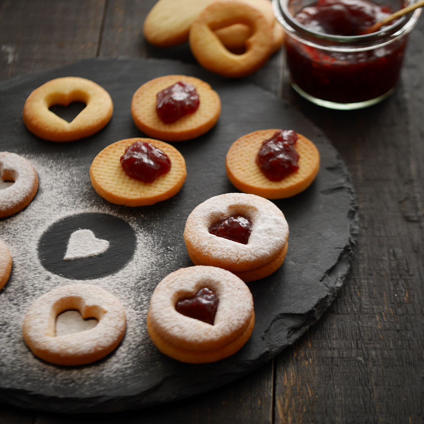 いちごのジャムサンドクッキ