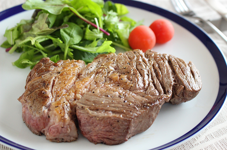 失敗しないステーキの焼き方。フライパンでおいしく焼くコツとポイント。SATETO さてと