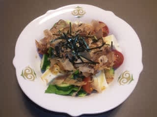 シェアサイズで大容量!ファミレスで食べられるサラダ 旭川市asatan