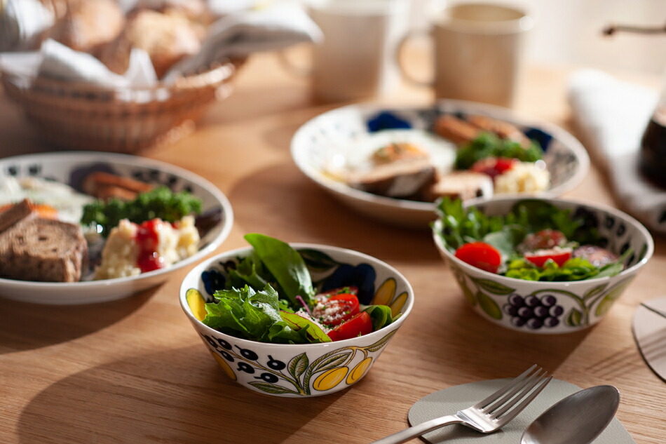 スタッフの愛用品レンジもオーブンもOK！憧れのパラティッシがある毎日 - 北欧、暮らしの道具店