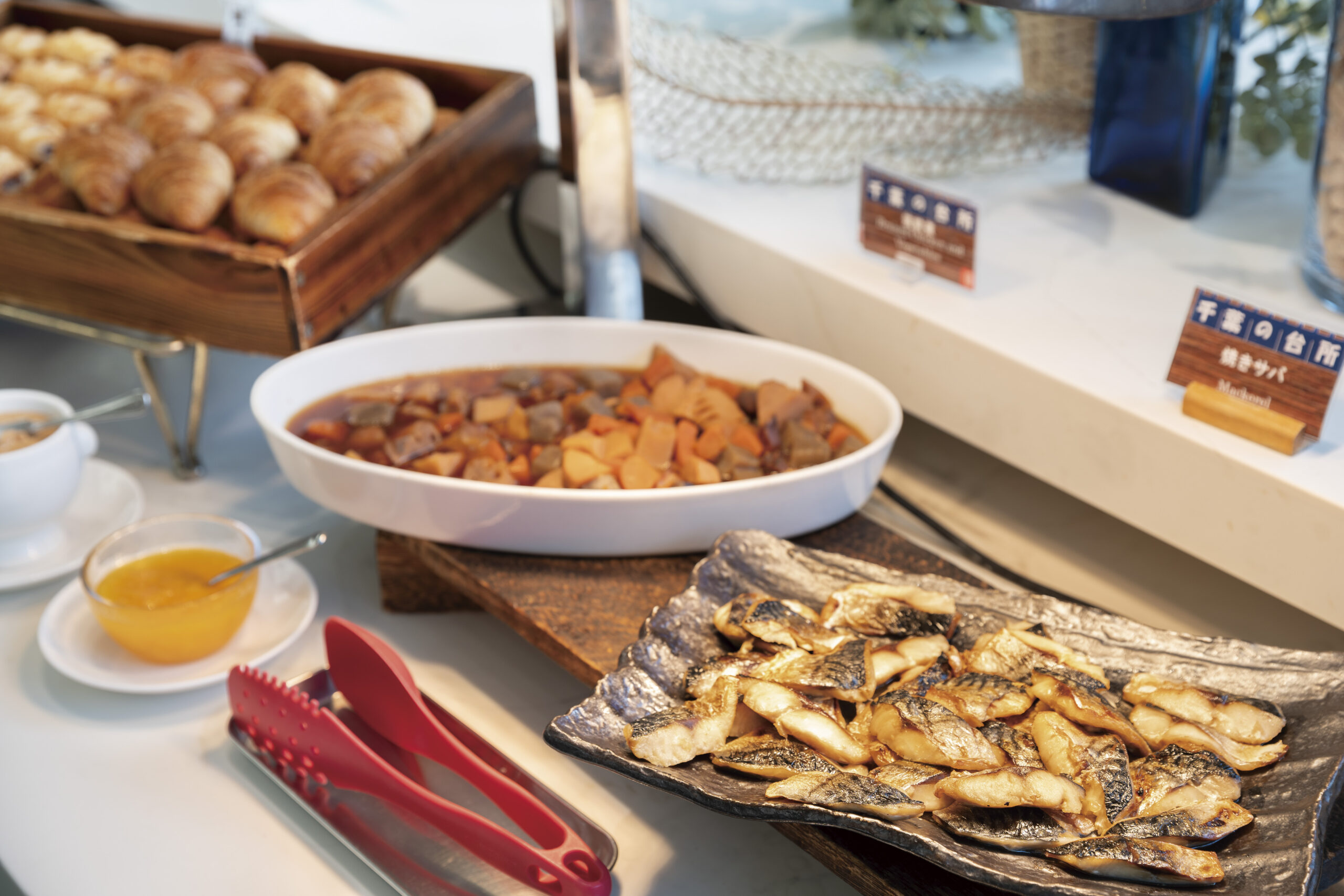 ビュッフェ台のコーディネート東京、横浜、企業様向けケータリングパーティーならSushi&beyond