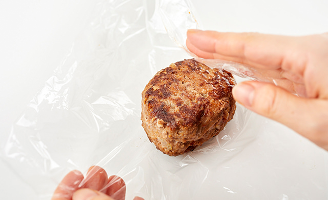 作り置きしたいお惣菜NO.1「煮込みハンバーグ」の冷凍ストック術。煮込み後冷凍、タネまま冷凍、バージョン別に紹介HugKum はぐくむ