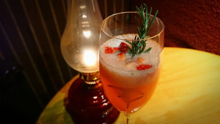 X'mas限定 フレッシュな苺を使ったクリスマスカクテルのおすすめ - BAR Zolddichバー・ゾルディック - 立川駅北口