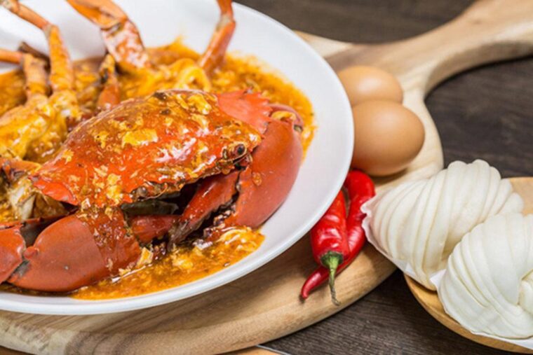 シンガポールのおすすめグルメ☆チリクラブの食べ方が原始的すぎて泣けてくるもこす@シンガポール