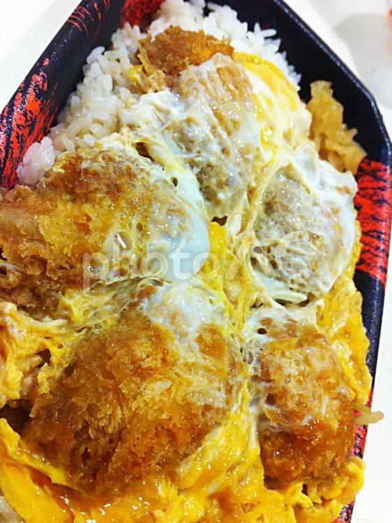 なか卯 ご飯を大盛りにすればよかった !大粒牡蠣フライが3つ乗った「ボリューム丼」濃厚クリーミーで白米が止まらない! 実食レビュー