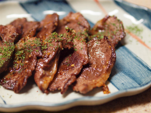 柔らかく仕上げたシカ肉のロースト 色とりどりの野菜添え、芋煮の季節を感じて国産ジビエ認証機構