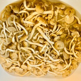 じゃがいもとしめじのガーリックマリネ