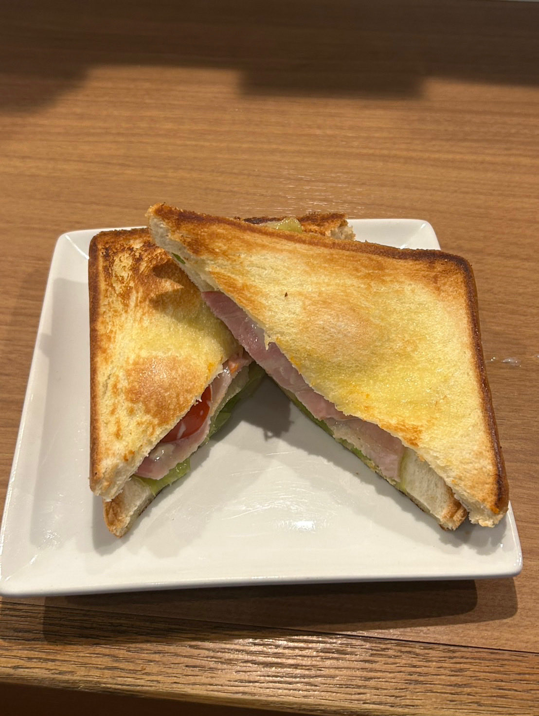 トマトとベビーリーフのホットサンド