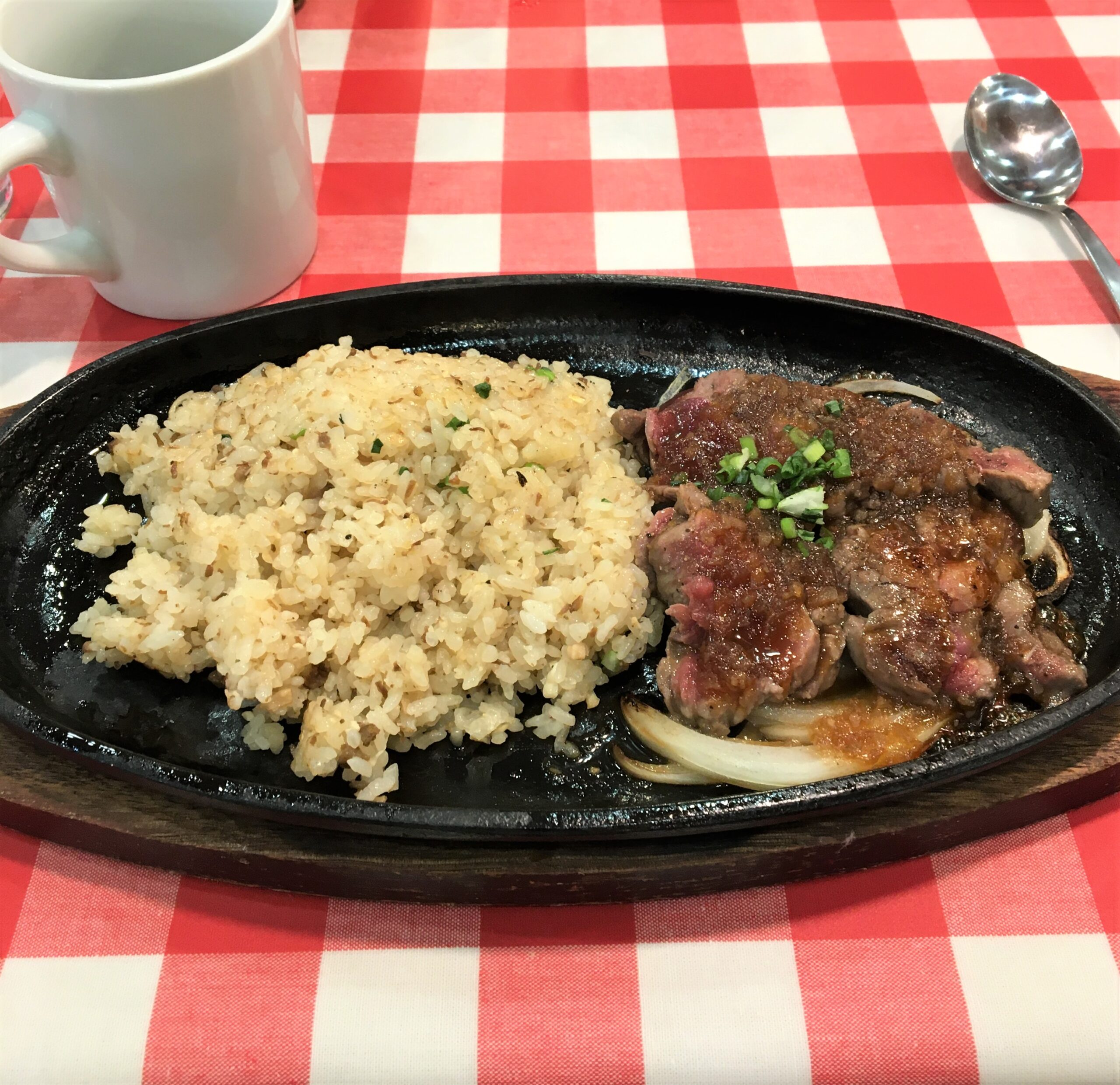 5分で作れるガーリックバターライスがマジでウマい！！ - YouTube