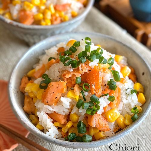 炊飯器やレンジでも作れる!「鮭ピラフ」のおすすめレシピフーディストノート