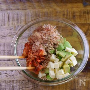 基本からアレンジまで！思わずつくりたくなる「アボカド キムチ チーズ」のレシピ集クックパッド