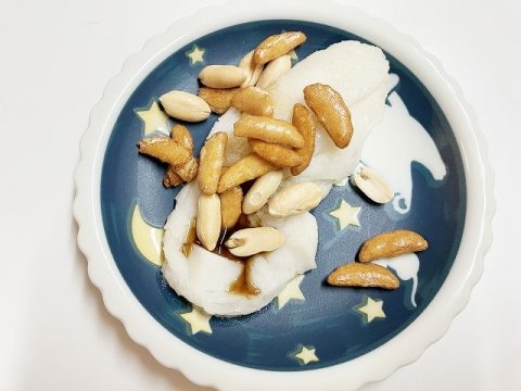 「木村の十楽味」を使ったレシピ✨🍃, サクッとした食感がたまらない！！,材料 1人前, ・十楽味2、3本, ・お茶漬けの素 １袋,・ご飯 １膳,作り方 , ①ご飯にお茶漬けの素をふりかける。, ②十楽味を半分か、3当分に割り、ご飯の上に盛り付ける。,③お湯を注いだら完成✨, 毎日のご飯に一手間加えるだけで、ちょっと贅沢なお茶漬けに🍵, 是非お試しください！！,